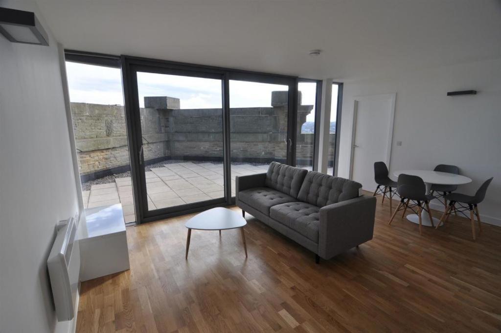 Platinum Penthouse Apartment Bradford  Exterior photo